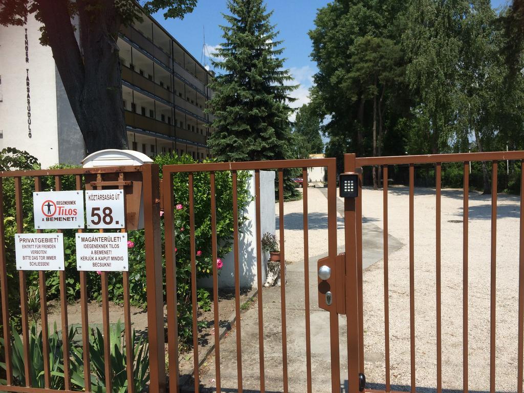 Lidó Társasnyaraló Balatonlelle Exterior foto