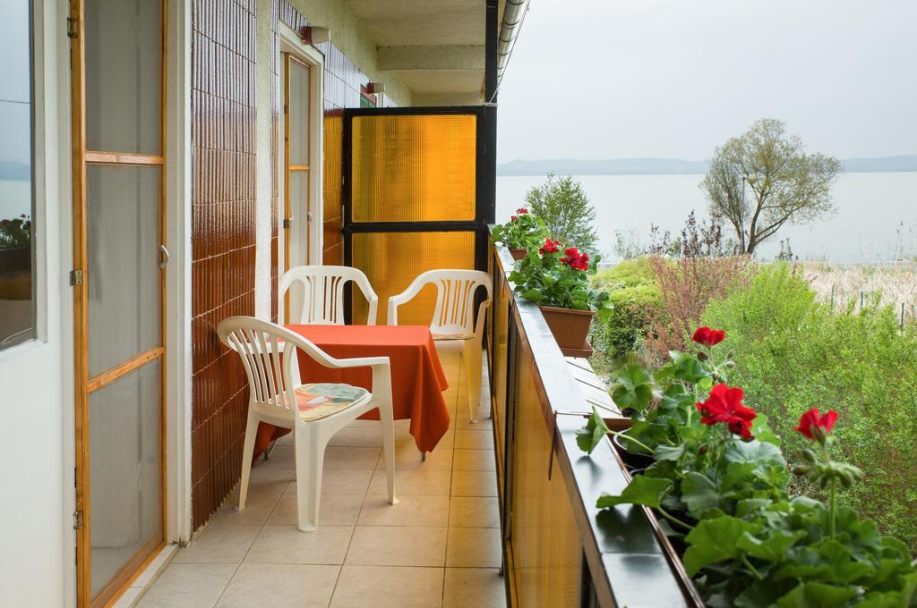 Lidó Társasnyaraló Balatonlelle Exterior foto