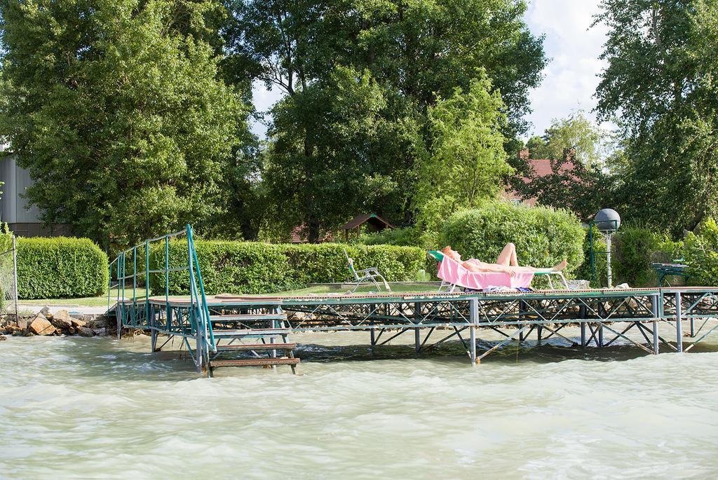 Lidó Társasnyaraló Balatonlelle Exterior foto